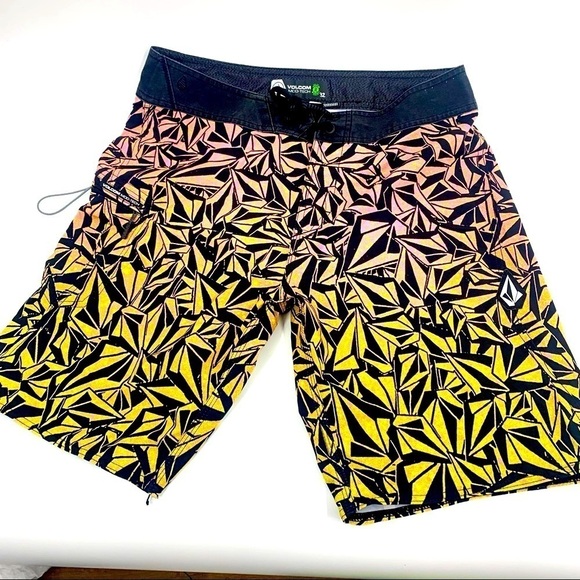 Volcom Mod Tech Swim Suit - Picture 1 of 4